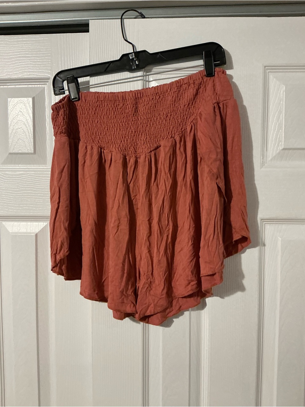 EARTHBOUND Rust Smocked-Waist Flow Shorts